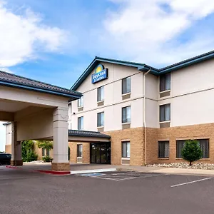 https://days-inn-suites-denver-international-airport.seedenverhotels.com