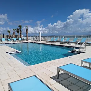 https://holiday-inn-express-oceanfront-hotel-suites.thedaytonabeachhotels.com